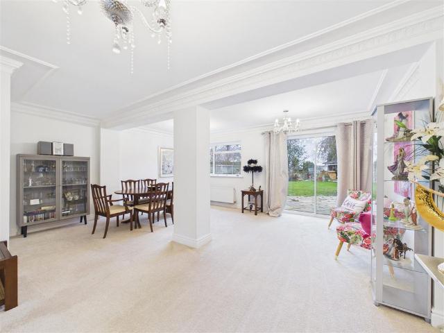 5 Hawkwood Road, Halstead, CO9 3JL