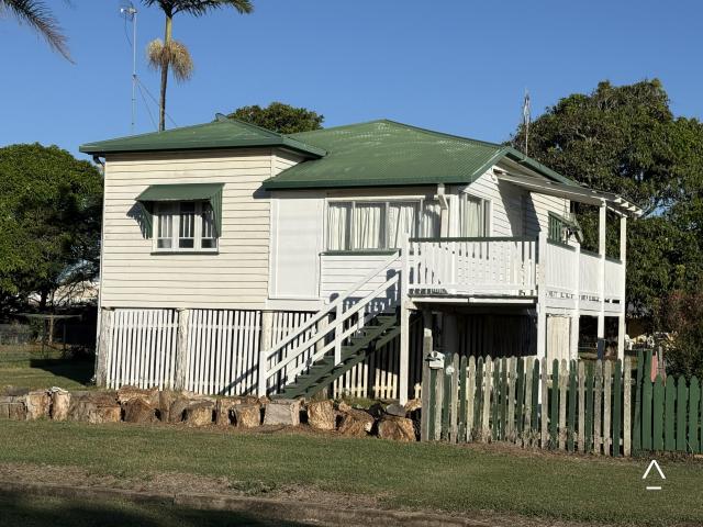 House For Lease 5 Hicks Street, Burnett Heads QLD 4670