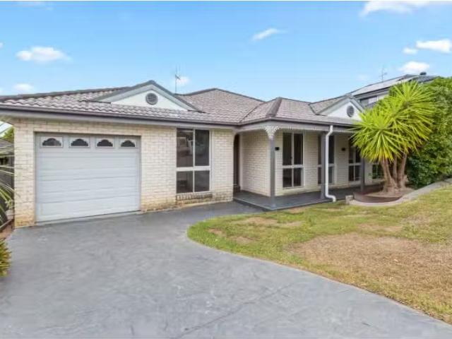 5 Hilltop Avenue, CURRANS HILL House for rent Listed by Paige.