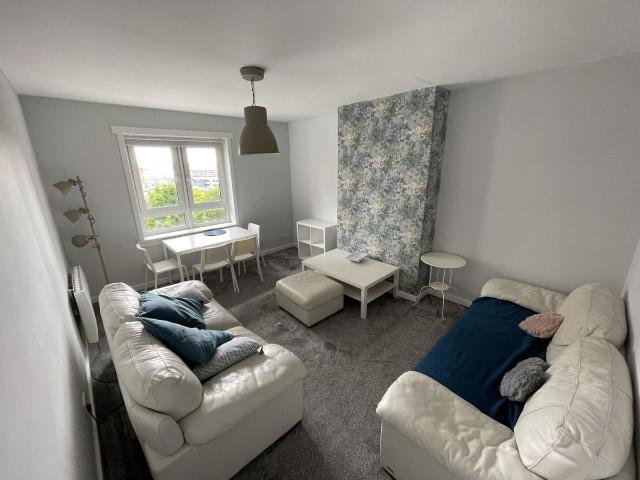 5 Hilltown Terrace, Dundee DD3, 3 bed flat to rent, £1,300 pcm | PrimeLocation