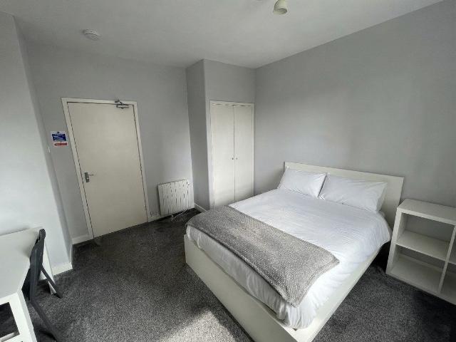 5 Hilltown Terrace, Dundee DD3, 3 bed flat to rent, £1,300 pcm | PrimeLocation