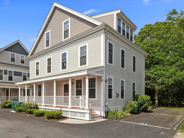 5 Honora Ln # 5