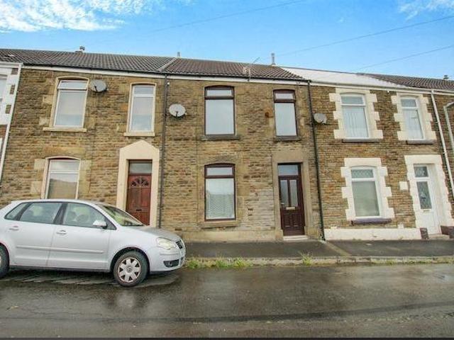 5 Hopkin Street 2 bed terraced house to rent £795 pcm £183 pw