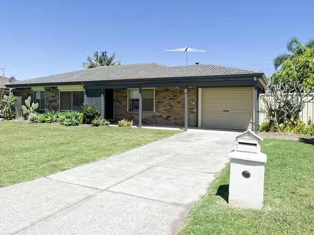 5 Hopkins Place, Waikiki, WA 6169