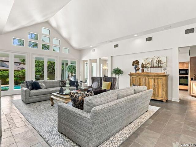 5 Inwood Terrace Dr