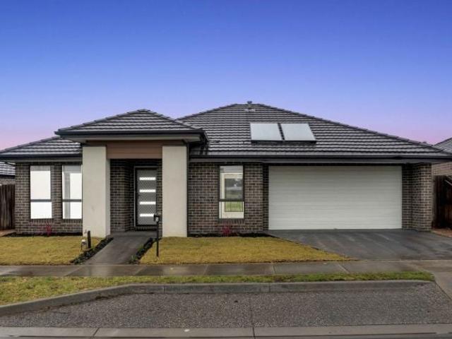 5 Isparta Mews, Roxburgh Park