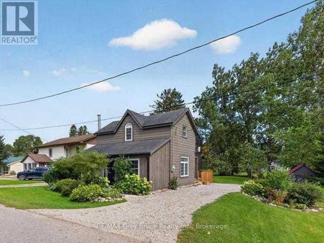 5 John Street, Chatsworth, ON, N0H 1G0 house for sale | Listing ID X13789 | Royal LePage