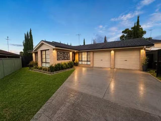 5 Kalua Place, GLENMORE PARK House for rent Listed by Team Ra.