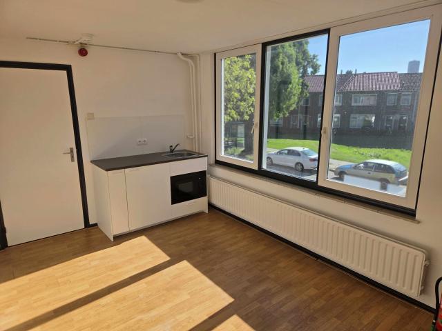5 kamers beschikbaar