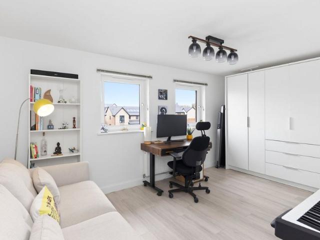 5 Kestrel Gardens
