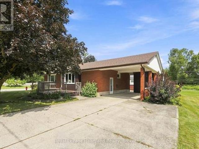 5 King Street, Minto, ON, N0G 1Z0 house for sale | Listing ID X13697 | Royal LePage