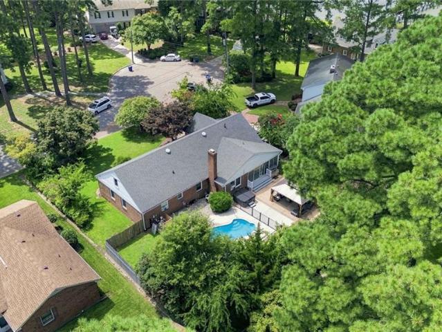 5 Lynn DR