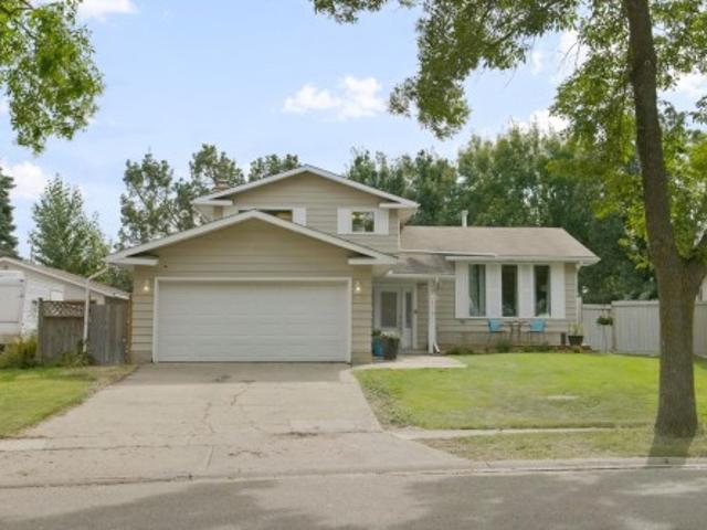 5 Labelle Crescent, St. Albert, AB, T8N 2G6 house for sale | Listing ID E4508 | Royal LePage