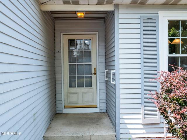 5 Lakeview Drive