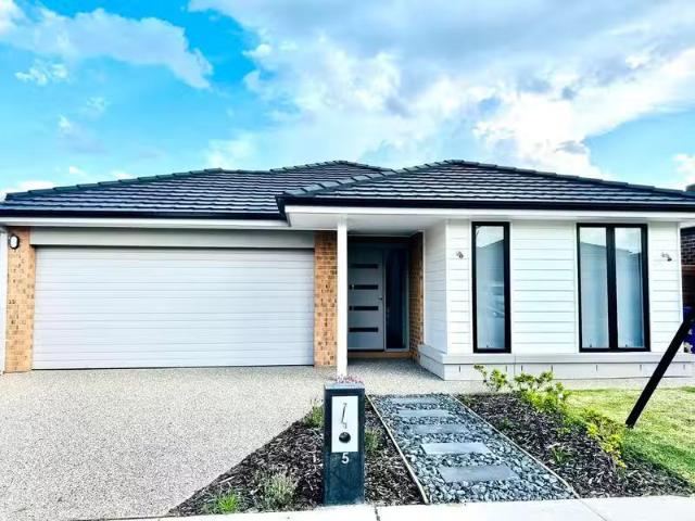 5 Langwarrin Crescent, CLYDE NORTH, VIC 3978 House for Rent