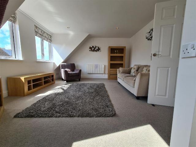 5 Lantern Court, High Street, Ely CB7, 2 bed flat to rent, £1,200 pcm | PrimeLocation