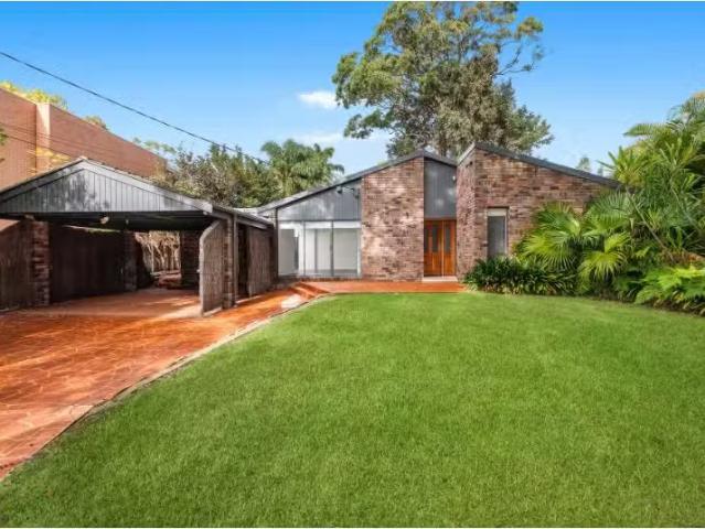 5 Lawson Parade, St Ives House for rent Listed by Nicola Quin.