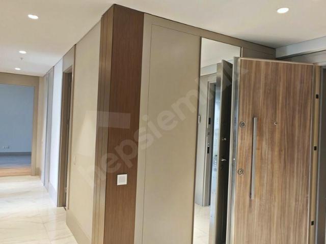 5. Levent Korupark'ta Kiralık Sıfır 3+1 Daire