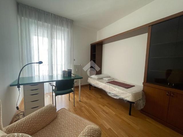 5 locali in affitto
