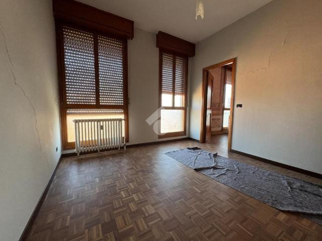 5 locali in affitto