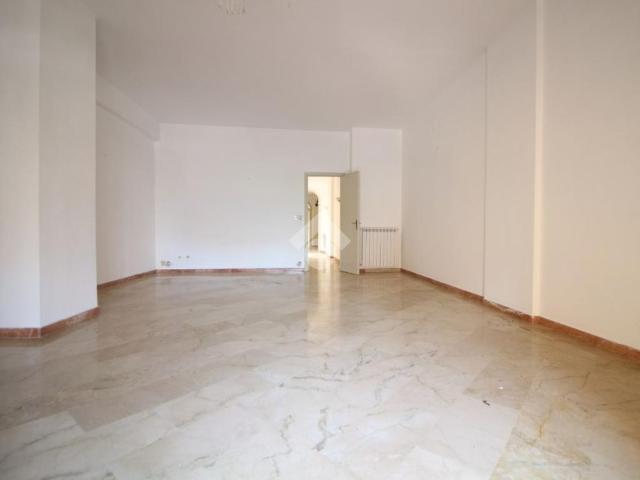 5 locali in affitto
