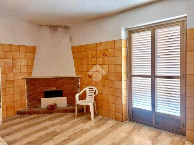5 locali in affitto