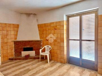 5 locali in affitto