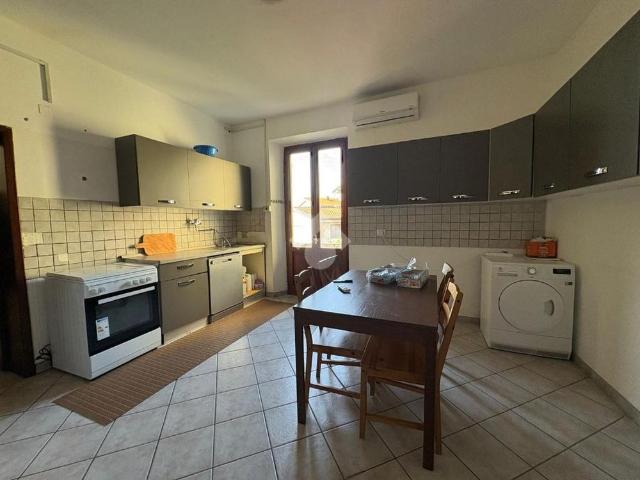 5 locali in affitto