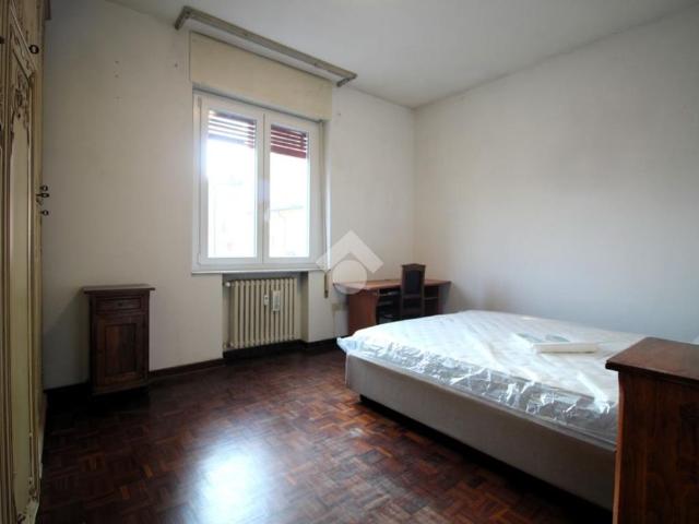 5 locali in affitto