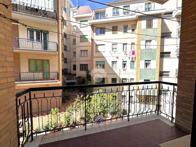 5 locali in affitto