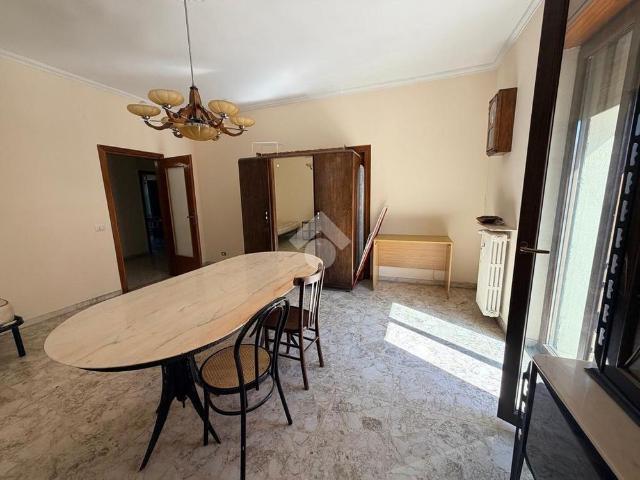 5 locali in affitto