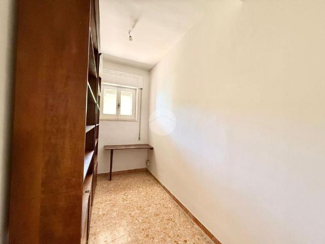 5 locali in affitto