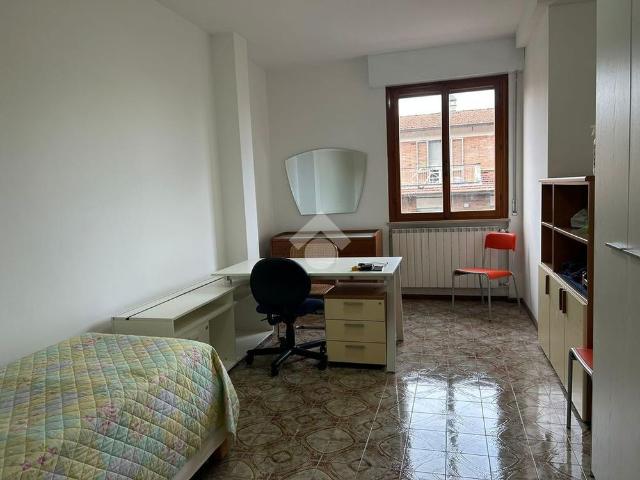 5 locali in affitto