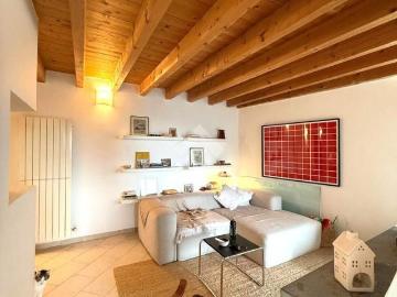 5 locali in affitto