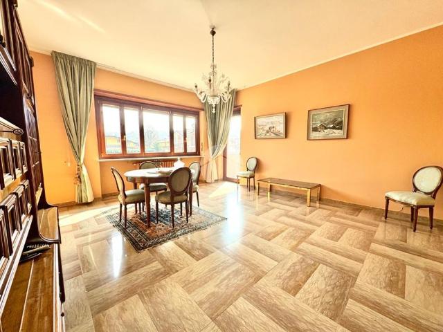 5 locali in affitto