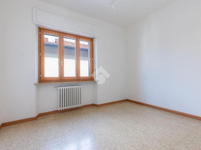 5 locali in affitto