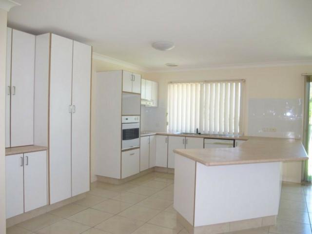 5 lochinvar court, highland park qld for rent lj hooker