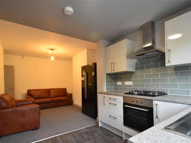 5 Lodge Hill Road, Metchley, B29 6NL, United Kingdom | 5 bed townhouse for rent #135548778 | Rentberry