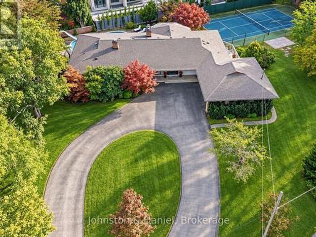 5 Purling Place, Toronto, ON, M3B 1V4 Luxury House for sale | Listing ID C13825 | Royal LePage Carriage Trade Luxury Properties