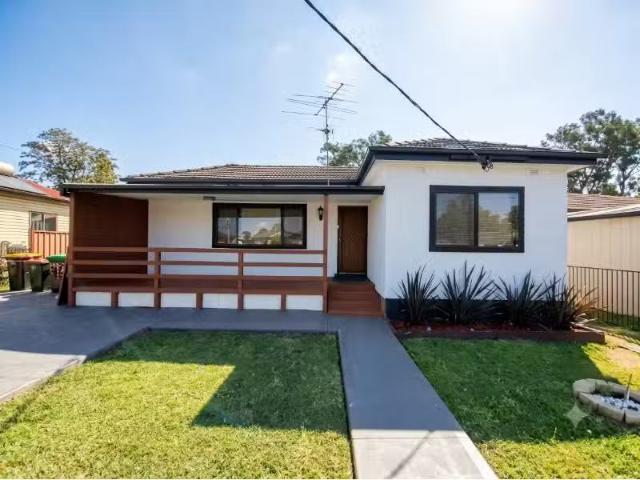 5 Parkin Road, COLYTON House for rent Listed by Paris Burke o.