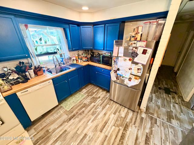 5 Pear Avenue
