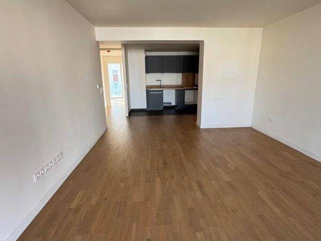 5 piÃ¨ces + balcon + parking