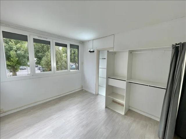 5 pièces 89,75 m² RDC Colocation non autorisée