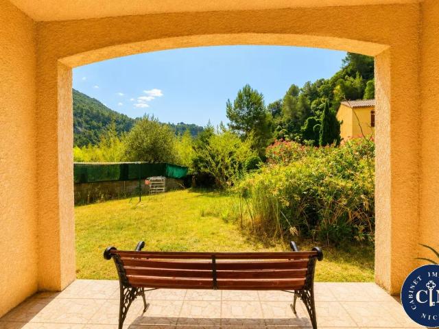 5 pièces 141 m² Villa piscine chauffée Le Broc