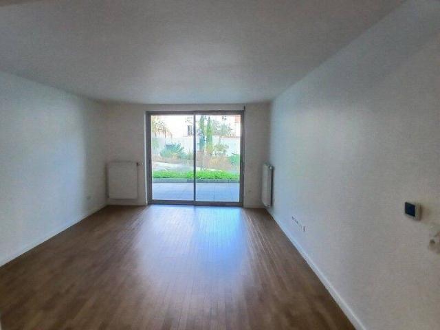 5 pièces + balcon + parking