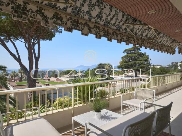 5 pièces d’exception, vue mer, 2 parkings, Cannes Californie 121m² Cannes