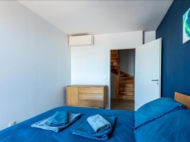 5 pièces Meublé 109,46 m² 6ème étage Colocation non autorisée