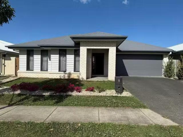 5 Pine Street, Caboolture South, QLD 4510