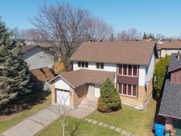 House for sale in T, Brossard - Garden