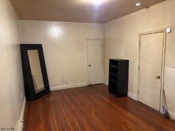 5 Pomona Ave # 4A